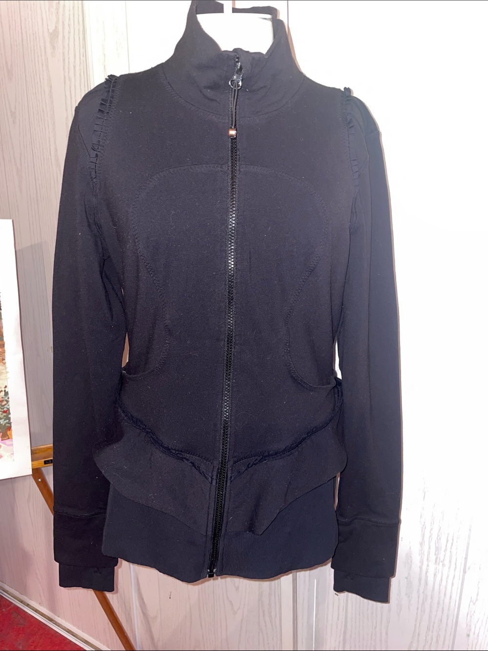 LULULEMON CITY TO YOGA BLACK JACKET W FRILLS SZ 12